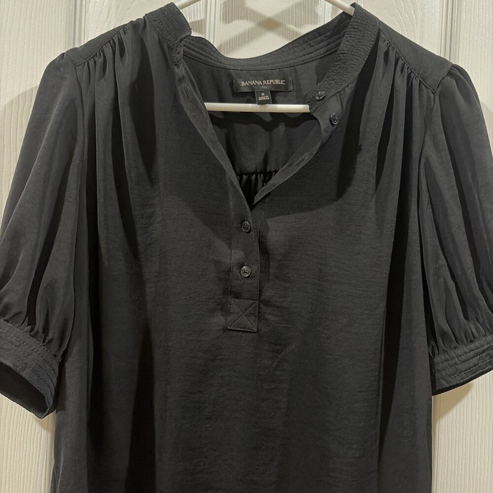 Banana Republic Black Buttoned Pullover Casual Blouse Short Sleeve S Pleated
